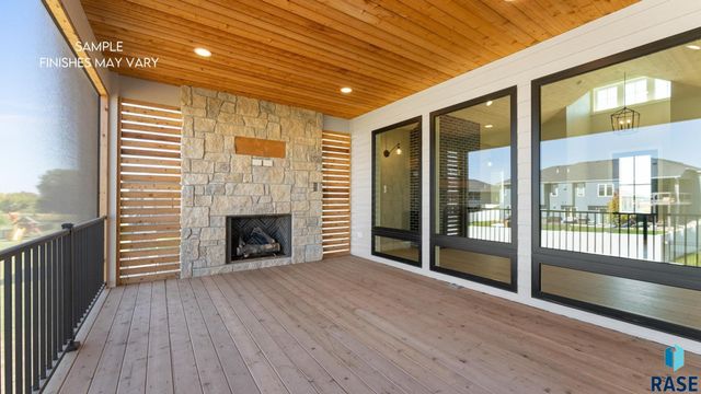 6608 E Corsair Dr Drive, Sioux Falls, SD 57110