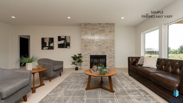 6608 E Corsair Dr Drive, Sioux Falls, SD 57110