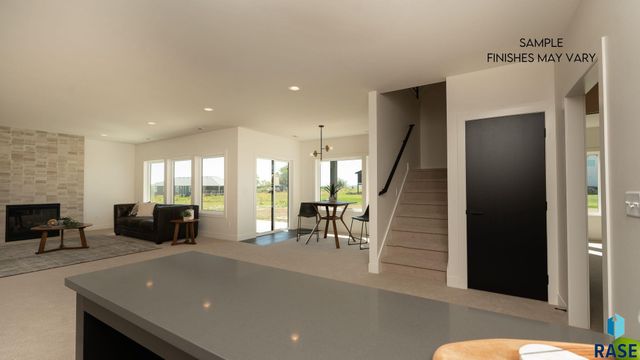 6608 E Corsair Dr Drive, Sioux Falls, SD 57110