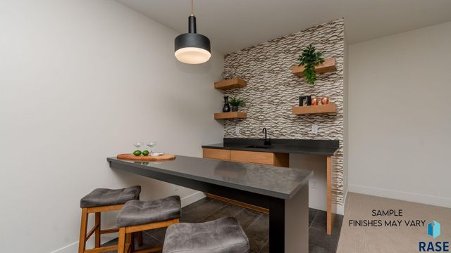 6608 E Corsair Dr Drive, Sioux Falls, SD 57110