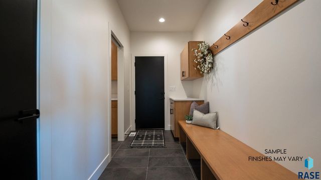 6608 E Corsair Dr Drive, Sioux Falls, SD 57110