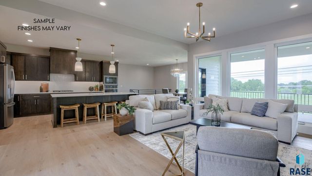 6608 E Corsair Dr Drive, Sioux Falls, SD 57110