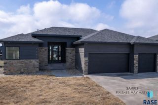 6608 E Corsair Dr Drive, Sioux Falls, SD 57110