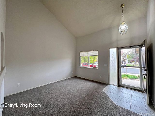 5377 S UKRAINE Way, Aurora, CO 80015