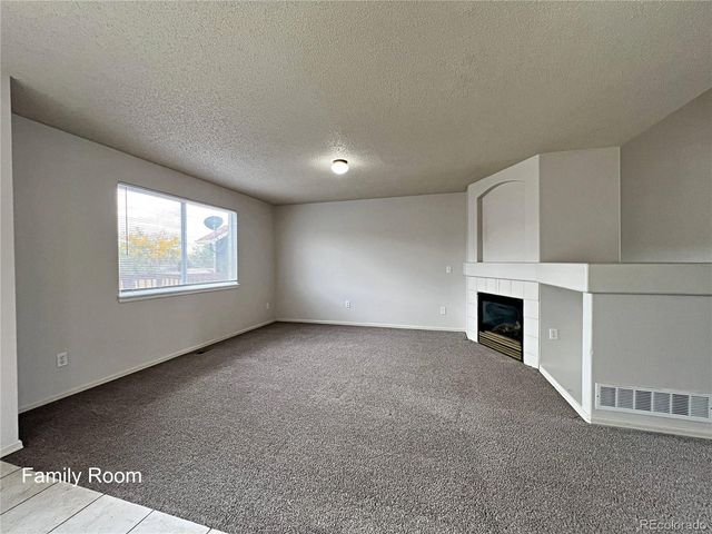 5377 S UKRAINE Way, Aurora, CO 80015