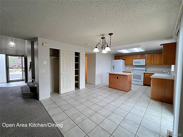 5377 S UKRAINE Way, Aurora, CO 80015