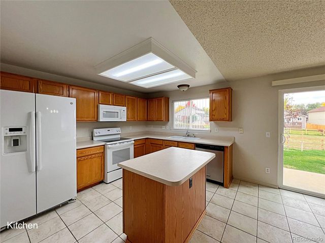 5377 S UKRAINE Way, Aurora, CO 80015