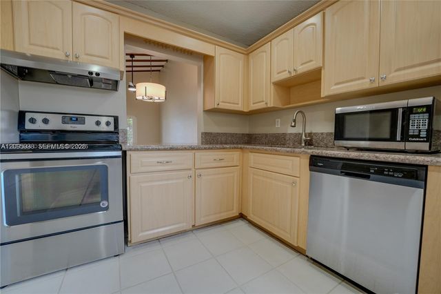 2403 SW 58th Manor 1, Fort Lauderdale, FL 33312