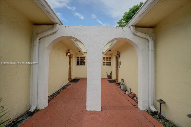 2403 SW 58th Manor 1, Fort Lauderdale, FL 33312