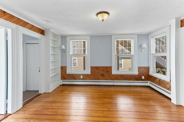 17 Lothrop St, Plymouth, MA 02360