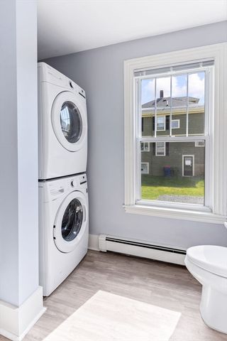 17 Lothrop St, Plymouth, MA 02360