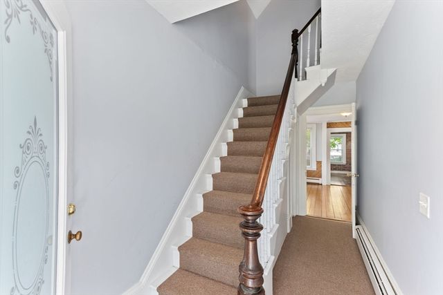 17 Lothrop St, Plymouth, MA 02360