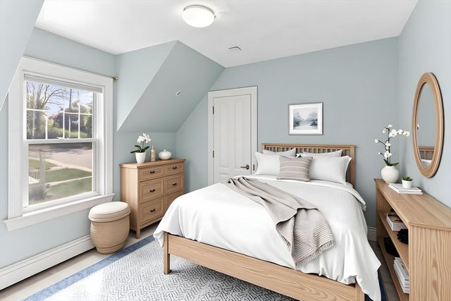 17 Lothrop St, Plymouth, MA 02360
