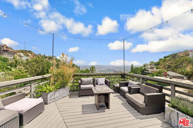 8827 Evanview Drive, Los Angeles, CA 90069