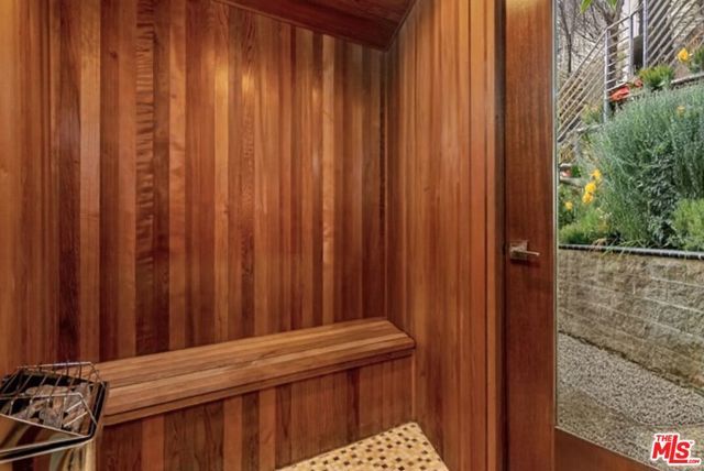 8827 Evanview Drive, Los Angeles, CA 90069