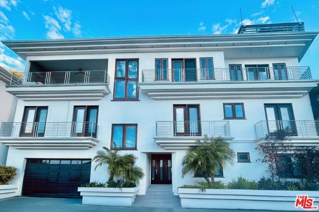 8827 Evanview Drive, Los Angeles, CA 90069