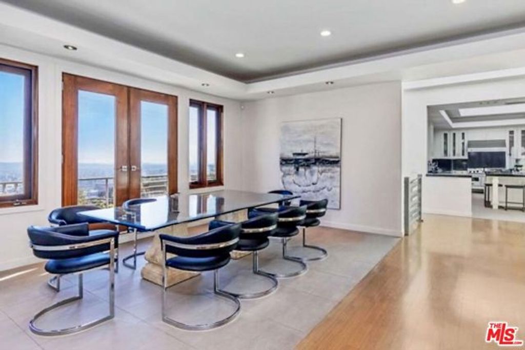 8827 Evanview Drive, Los Angeles, CA 90069