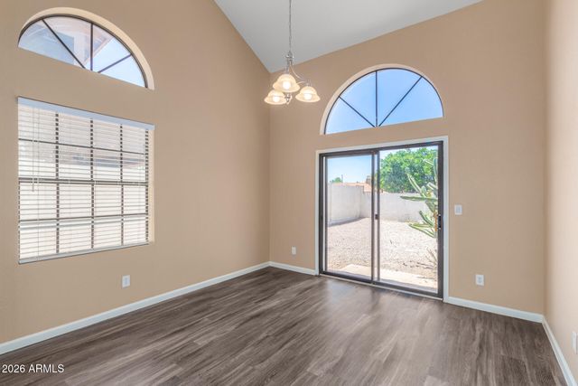 6121 E SADDLEBACK Street, Mesa, AZ 85215