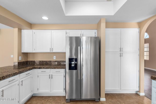 6121 E SADDLEBACK Street, Mesa, AZ 85215