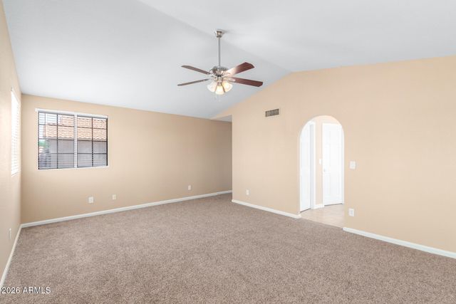 6121 E SADDLEBACK Street, Mesa, AZ 85215