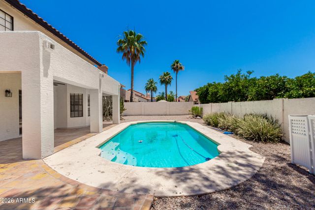 6121 E SADDLEBACK Street, Mesa, AZ 85215