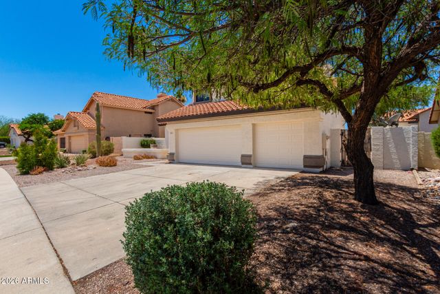 6121 E SADDLEBACK Street, Mesa, AZ 85215
