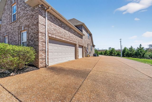 5006 Fremantle Ct, Spring Hill, TN 37174