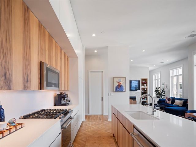 701 N Hudson Avenue 404, Oklahoma City, OK 73102