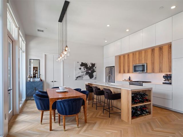 701 N Hudson Avenue 404, Oklahoma City, OK 73102