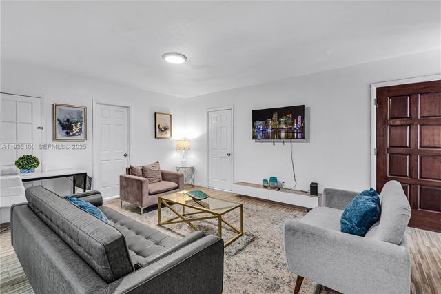 977 SW 10th St. 927, Miami, FL 33130