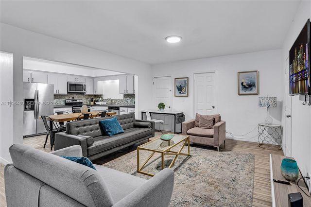 977 SW 10th St. 927, Miami, FL 33130