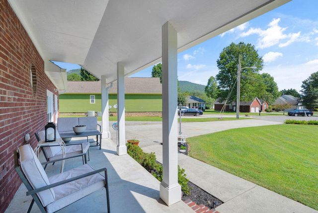 712 Kilgore Street, Jasper, TN 37347
