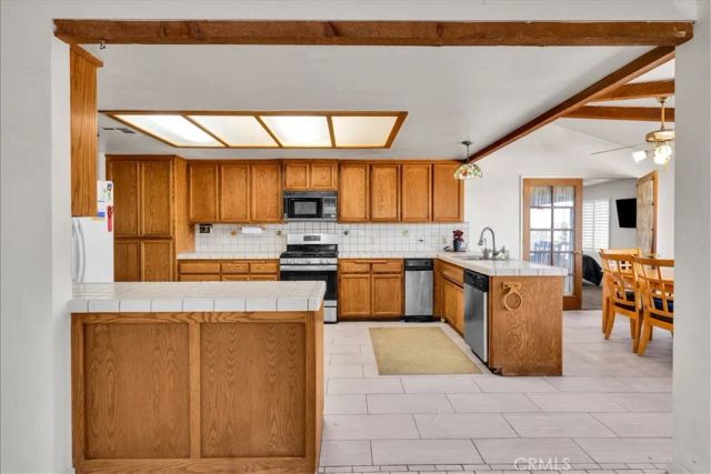 8802 Rubidoux Avenue, Yucca Valley, CA 92284