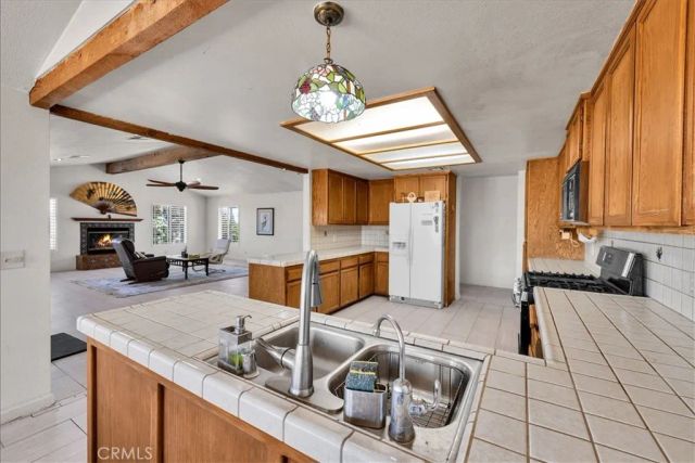 8802 Rubidoux Avenue, Yucca Valley, CA 92284