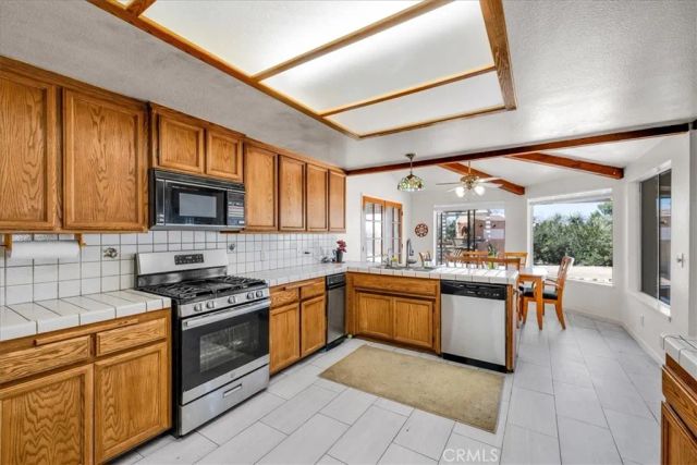 8802 Rubidoux Avenue, Yucca Valley, CA 92284