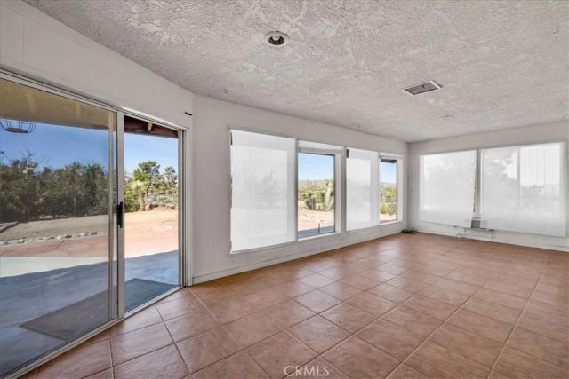 8802 Rubidoux Avenue, Yucca Valley, CA 92284