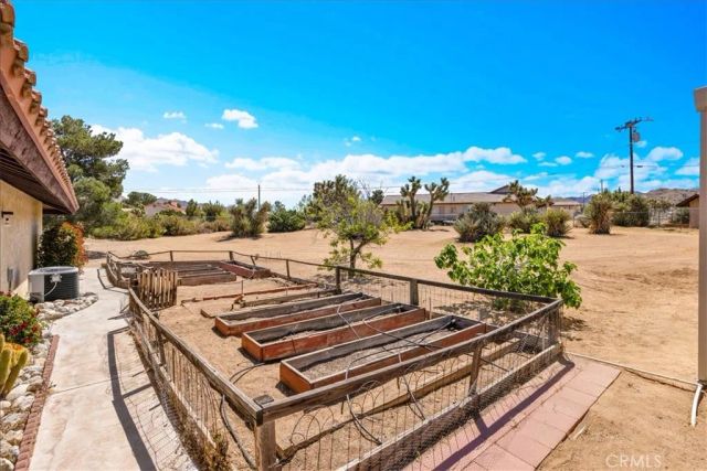 8802 Rubidoux Avenue, Yucca Valley, CA 92284