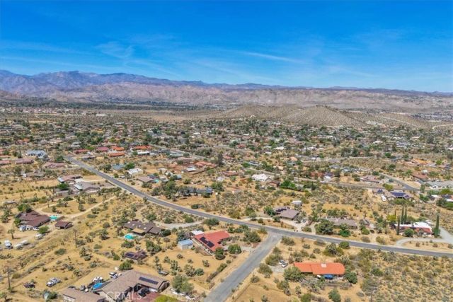 8802 Rubidoux Avenue, Yucca Valley, CA 92284