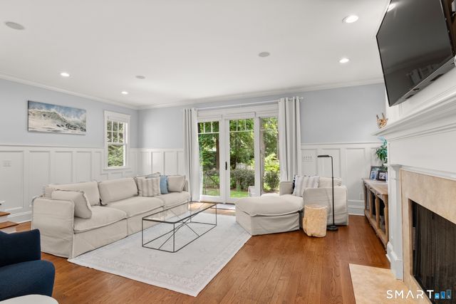 1644 Boston Post Road, Darien, CT 06820