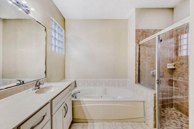 10566 Galleria Street, Wellington, FL 33414