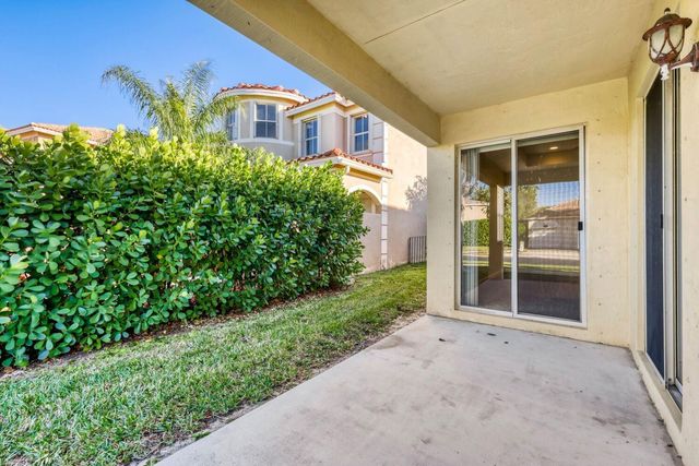 10566 Galleria Street, Wellington, FL 33414