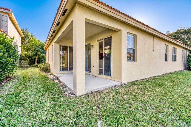 10566 Galleria Street, Wellington, FL 33414