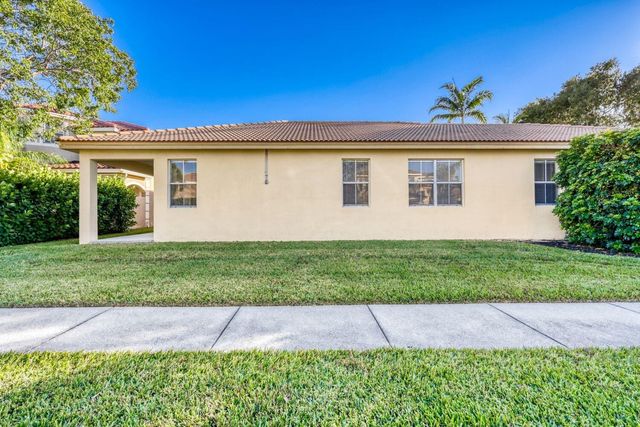 10566 Galleria Street, Wellington, FL 33414