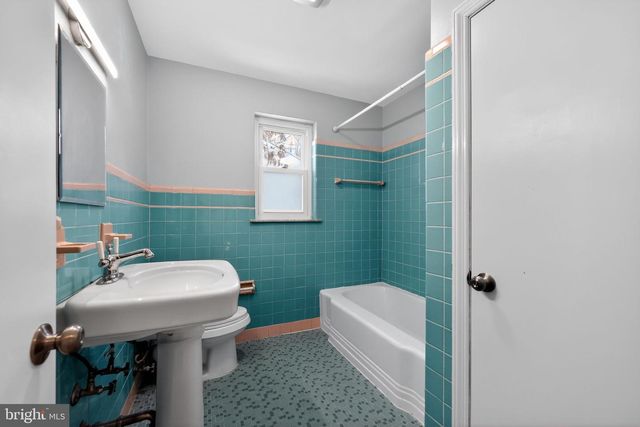 109 W PARK BLVD, Collingswood, NJ 08108