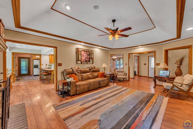 4848 SE 53rd St, Berryton, KS 66409