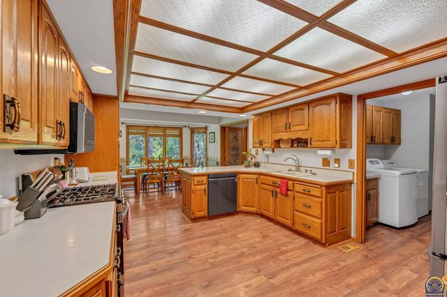 4848 SE 53rd St, Berryton, KS 66409