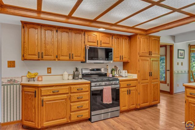 4848 SE 53rd St, Berryton, KS 66409