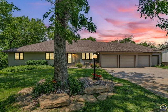 4848 SE 53rd St, Berryton, KS 66409