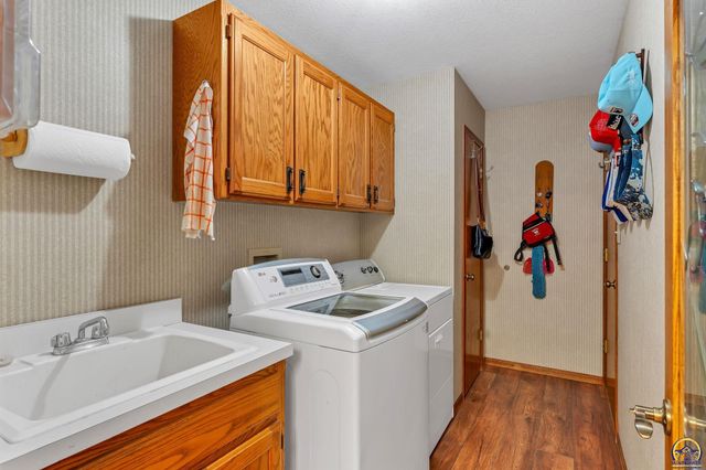4848 SE 53rd St, Berryton, KS 66409