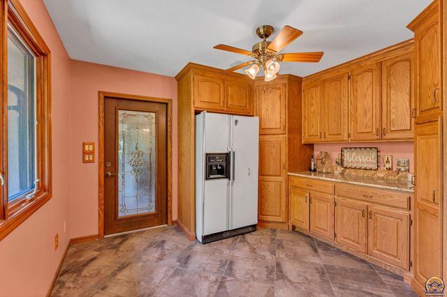 4848 SE 53rd St, Berryton, KS 66409